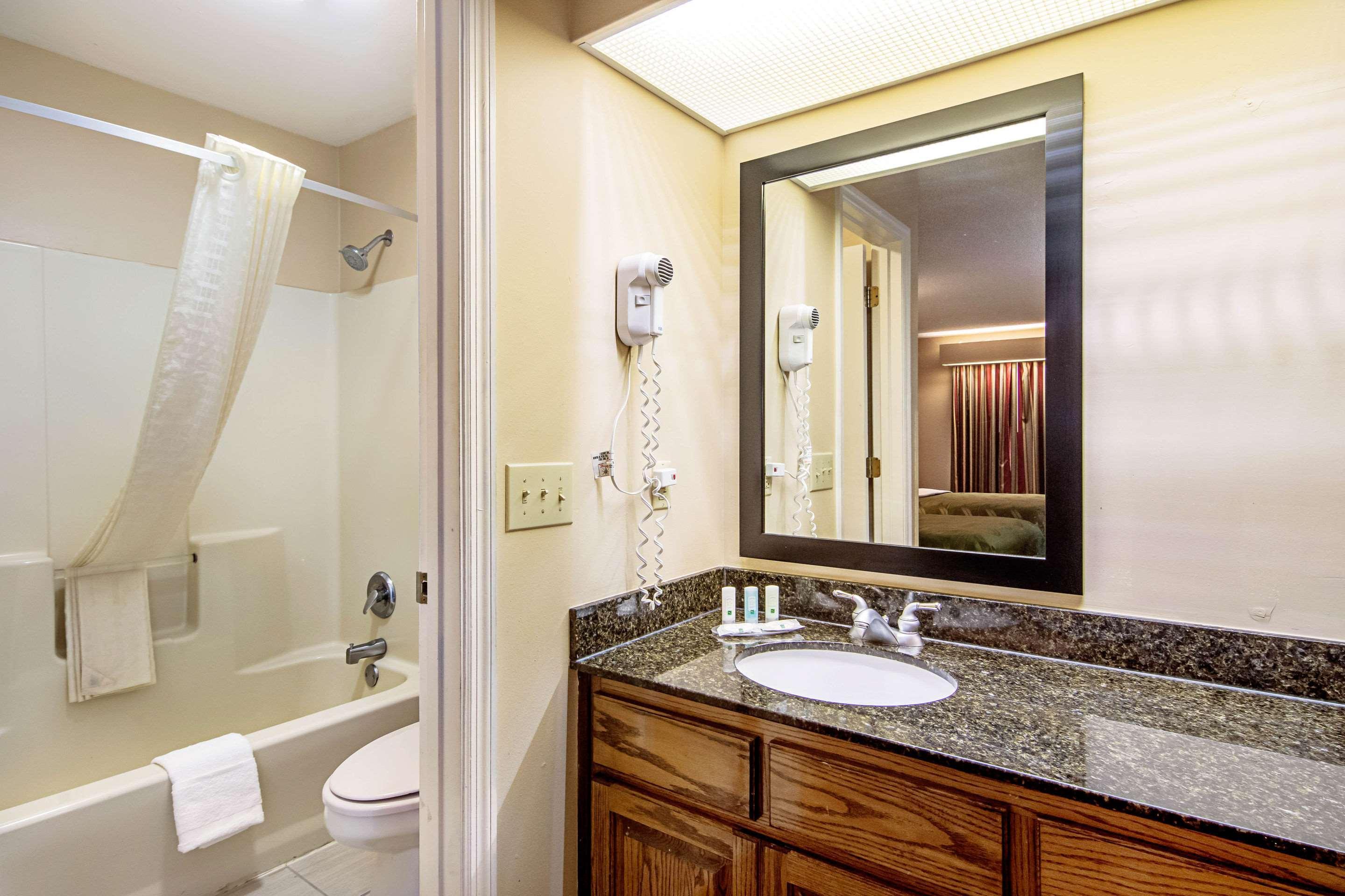 Quality Inn Thomaston Exterior foto
